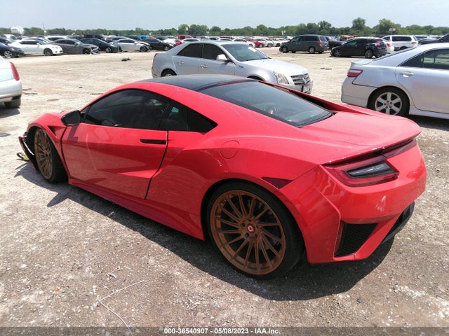 Acura NSX 2017 19UNC1B02HY000211 Image 3