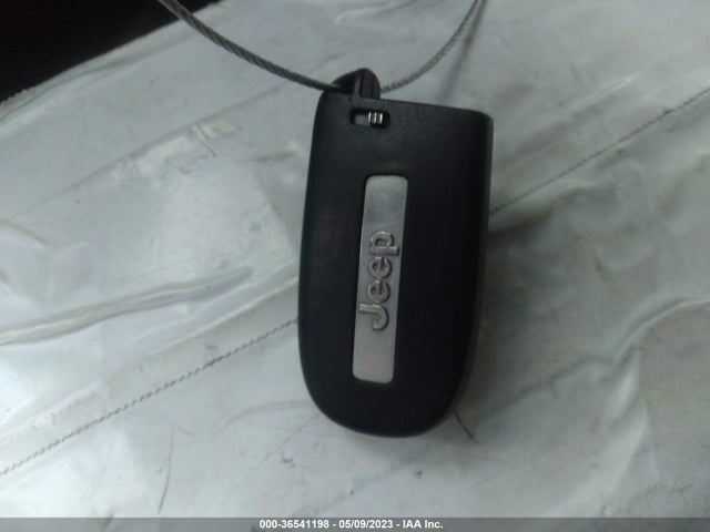 1C4RJFAG0GC367427 Jeep Grand Cherokee 75th Anniversary