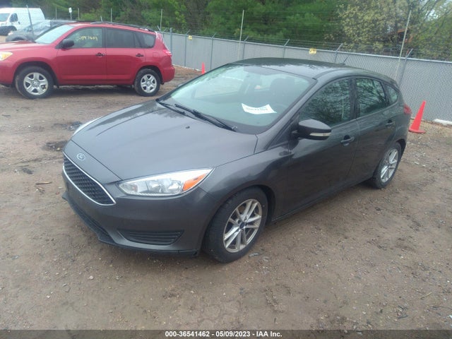 Ford FOCUS SE 2017 1FADP3K25HL299689 Image 2