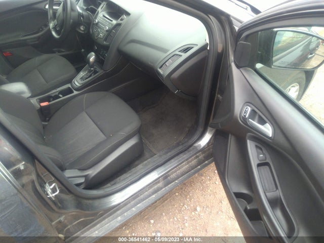 Ford FOCUS SE 2017 1FADP3K25HL299689 Image 6