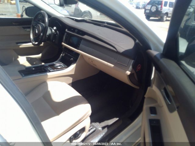 SAJBE4BV1GCY10421 Jaguar Xf 35t Prestige