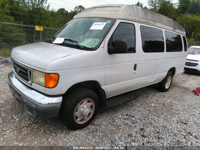 2005 FORD ECONOLINE CARGO VAN RECREATIONAL VIN: 1FDNS24L85HA22946