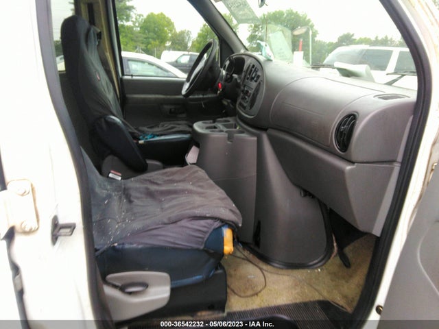 2005 FORD ECONOLINE CARGO VAN RECREATIONAL VIN: 1FDNS24L85HA22946