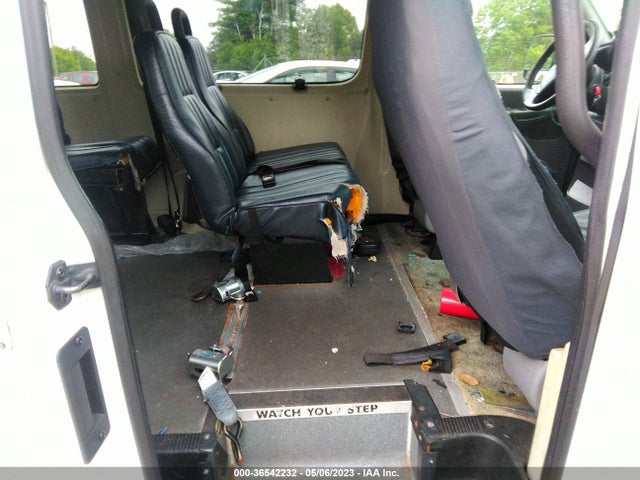 2005 FORD ECONOLINE CARGO VAN RECREATIONAL VIN: 1FDNS24L85HA22946