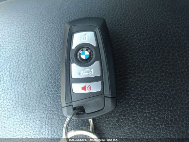 WBA8E5G37HNU43095 BMW 3 Series 320i Xdrive