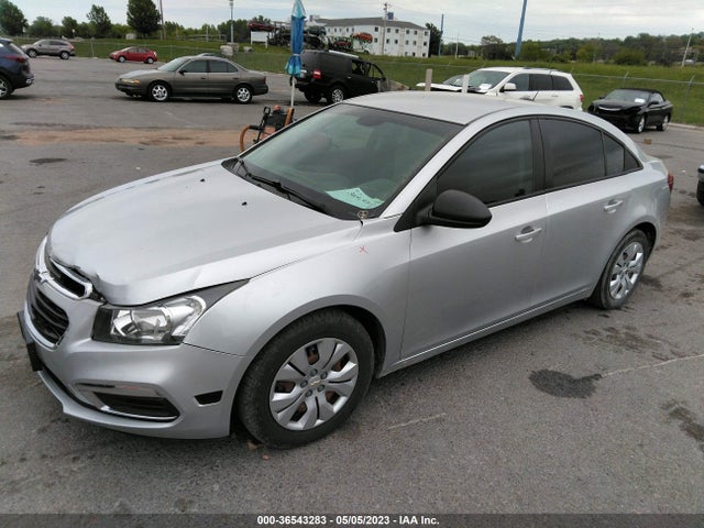 Chevrolet Cruze Ls Auto 2015 1G1PA5SH8F7300325 Image 2