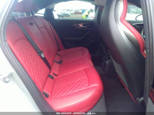 2022 Audi S4, VIN: WAUB4AF44NA030033