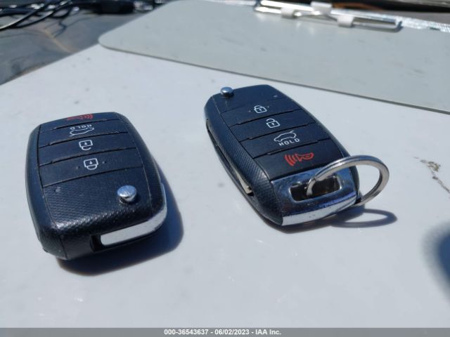 5XYPGDA56HG312857 KIA Sorento Lx V6