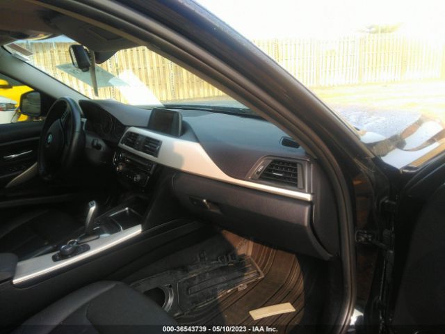 WBA8A3C50HK691665 BMW 3 Series 320i Xdrive