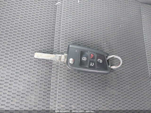 3VWC17AU0GM503276 Volkswagen Golf Sportwagen Tsi S