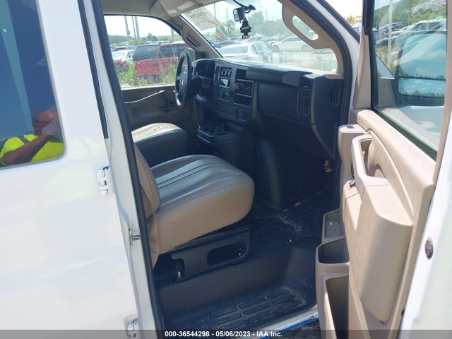 Chevrolet EXPRESS CARGO VAN 2017 1GCWGAFF5H1304308 Image 5