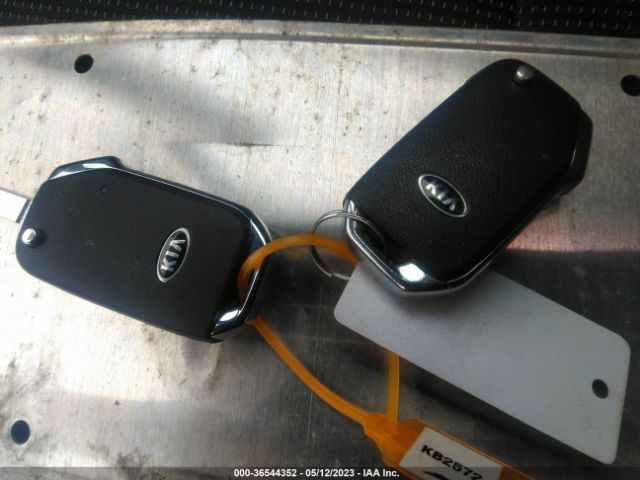 3KPF24AD6LE256250 KIA Forte Lxs