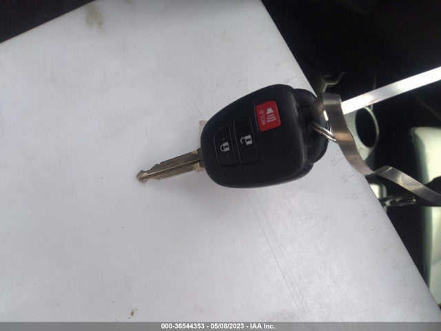 Toyota Prius C One/three/two/four 2014 JTDKDTB3XE1568571 Image 3