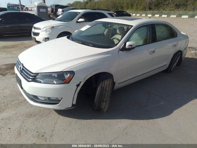 1VWBS7A35FC010029 Volkswagen Passat 1.8t Se W/sunroof & Nav