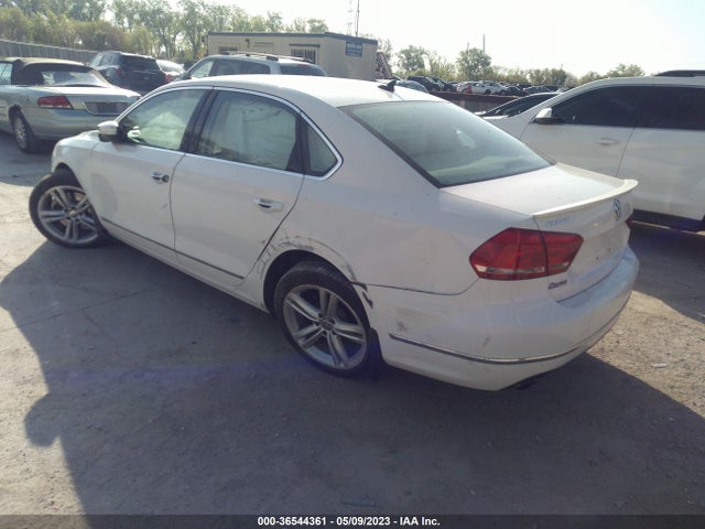1VWBS7A35FC010029 Volkswagen Passat 1.8t Se W/sunroof & Nav