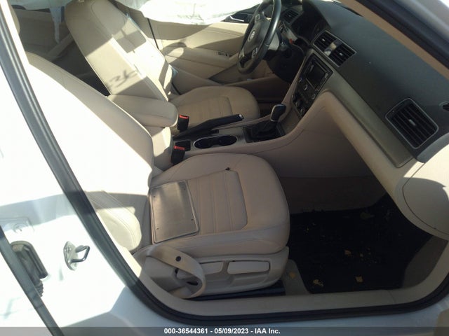 1VWBS7A35FC010029 Volkswagen Passat 1.8t Se W/sunroof & Nav