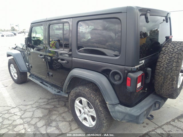 1C4HJXDG4JW239923 Jeep Wrangler Unlimited Sport S