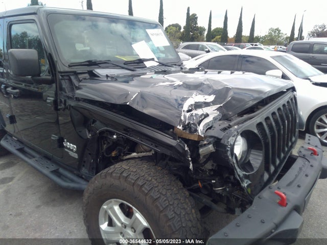 1C4HJXDG4JW239923 Jeep Wrangler Unlimited Sport S