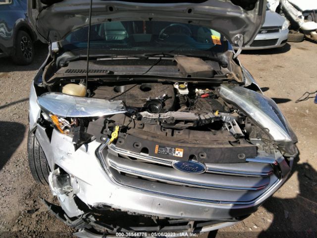 1FMCU0J90HUD59332 Ford Escape Titanium