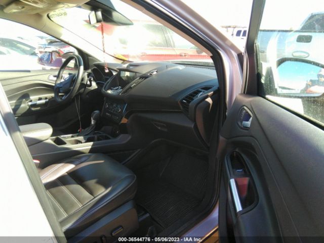 1FMCU0J90HUD59332 Ford Escape Titanium