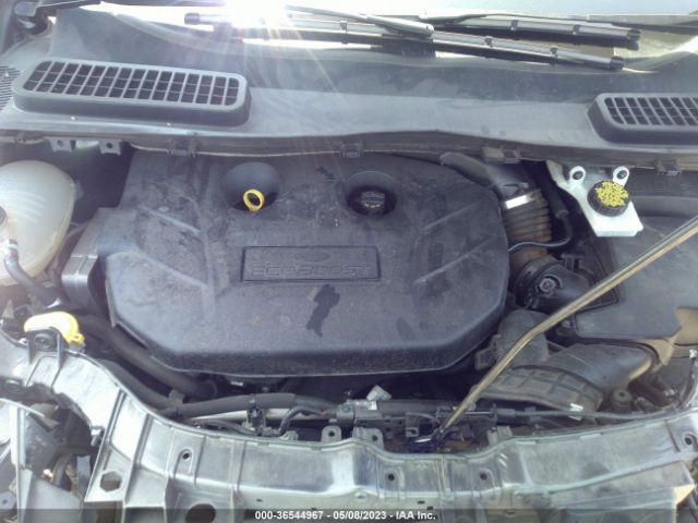 1FMCU0J95JUD59977 Ford Escape Titanium