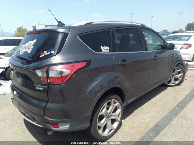 1FMCU0J95JUD59977 Ford Escape Titanium