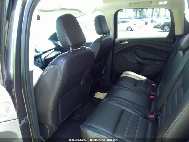 1FMCU0J95JUD59977 Ford Escape Titanium