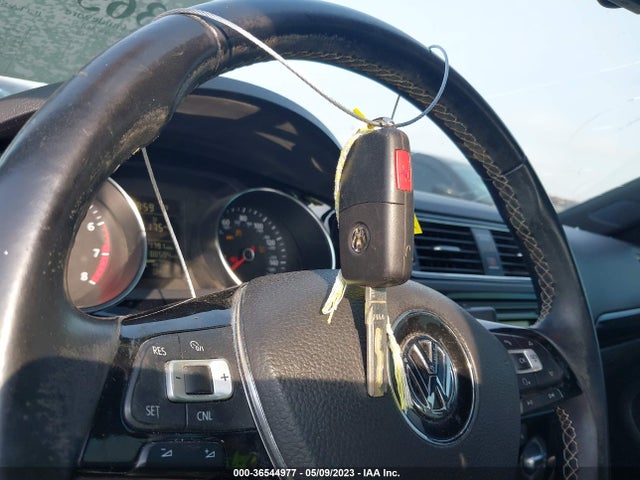 3VWD17AJXFM427977 Volkswagen Jetta Sedan 1.8t Sport