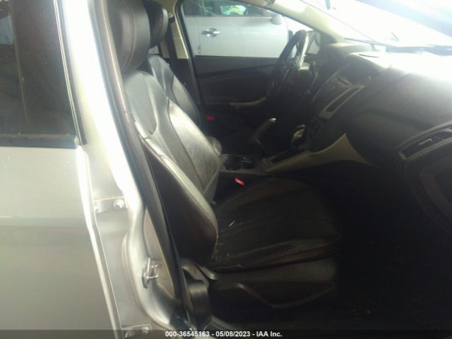1FADP3F27EL196800 Ford FOCUS SE