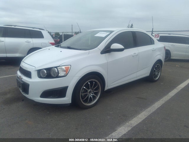 Chevrolet SONIC LS 2016 1G1JA5SGXG4142621 Image 2