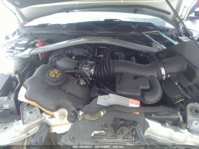 1ZVBP8EM8E5258014 Ford Mustang V6