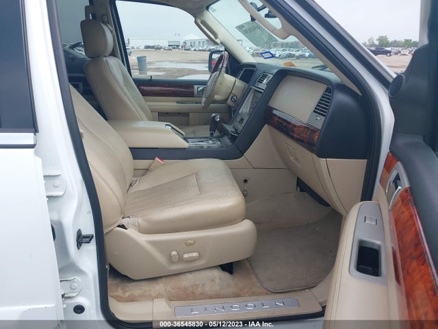 2005 LINCOLN NAVIGATOR LUXURY/ULTIMATE VIN: 5LMFU27575LJ09145