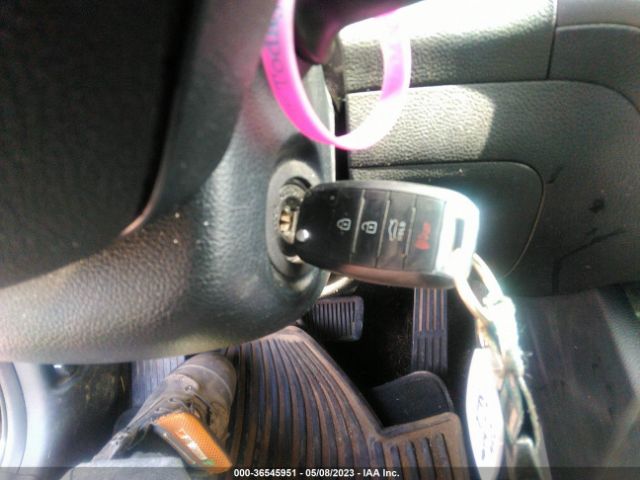 KNAFX4A66G5556050 KIA FORTE LX