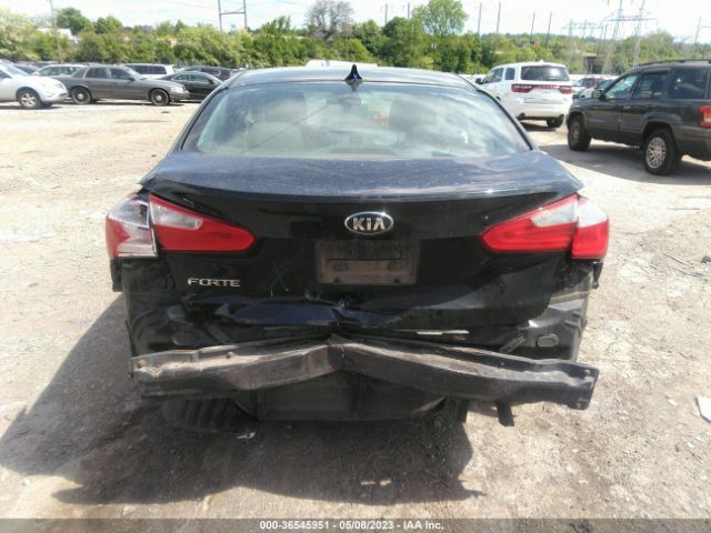 KNAFX4A66G5556050 KIA FORTE LX