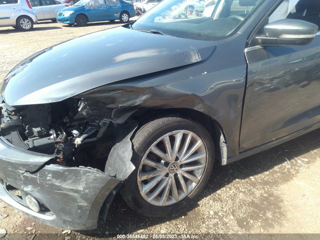 3VWL07AJ9EM374136 Volkswagen Jetta Sedan Sel