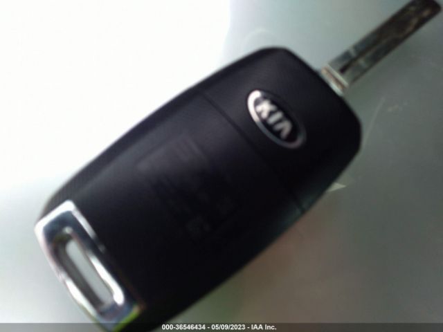 KNDPMCAC6L7715969 KIA Sportage Lx