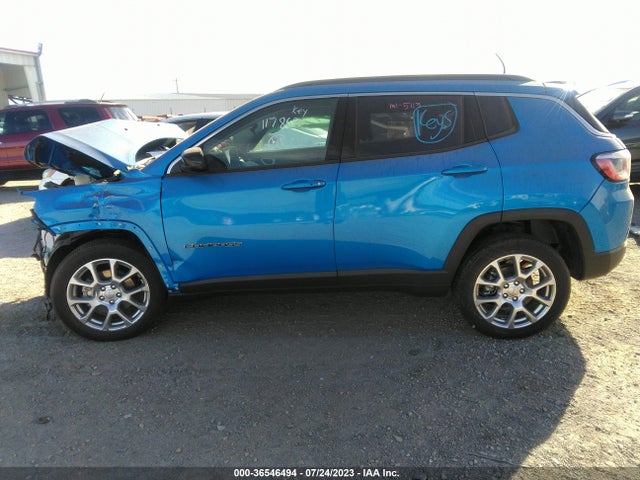 3C4NJDFB7NT117863 Jeep Compass Latitude Lux