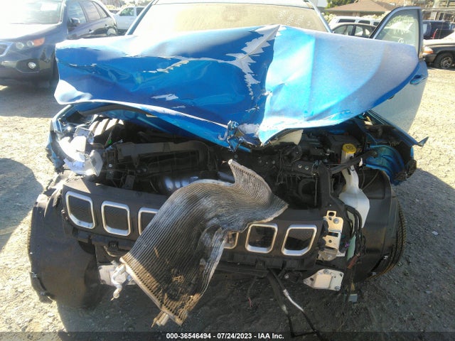 3C4NJDFB7NT117863 Jeep Compass Latitude Lux