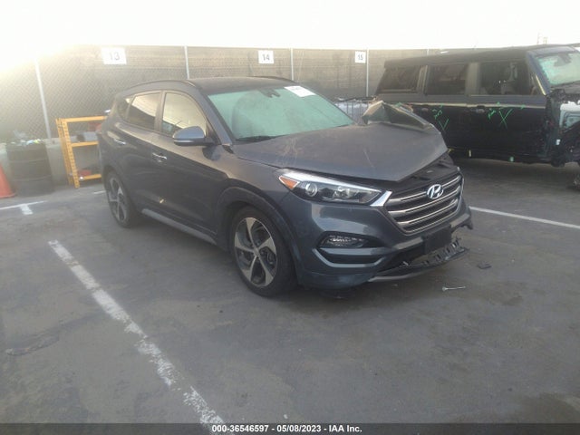 2017 KM8J33A28HU499787 main image