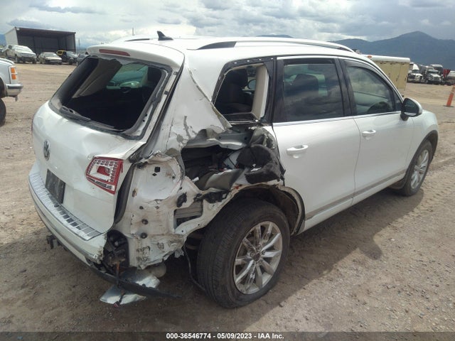 2015 Volkswagen Touareg, VIN: WVGEP9BP2FD002278