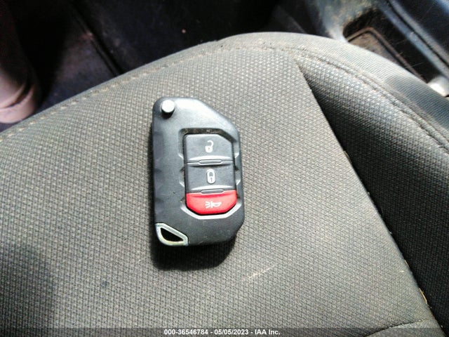 1C4HJXDGXLW106683 Jeep Wrangler Unlimited Sport S