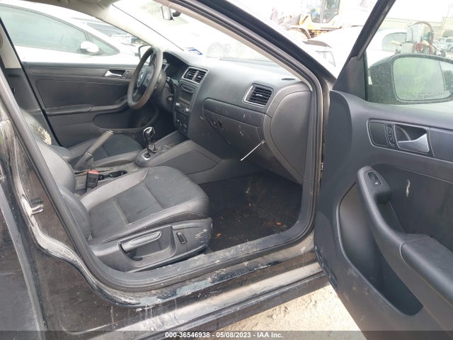 3VWD17AJ2EM418544 Volkswagen Jetta Sedan Se