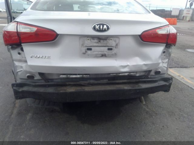 KNAFK4A62G5616162 KIA FORTE LX