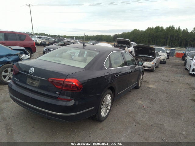 1VWBT7A37HC008797 Volkswagen Passat 1.8t Se