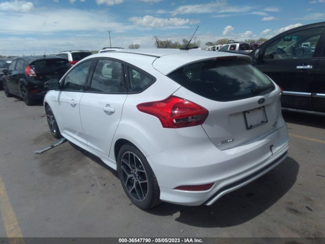 Ford FOCUS SE 2015 1FADP3K27FL255738 Image 3