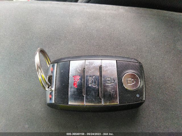 5XYPHDA17GG051120 KIA SORENTO EX