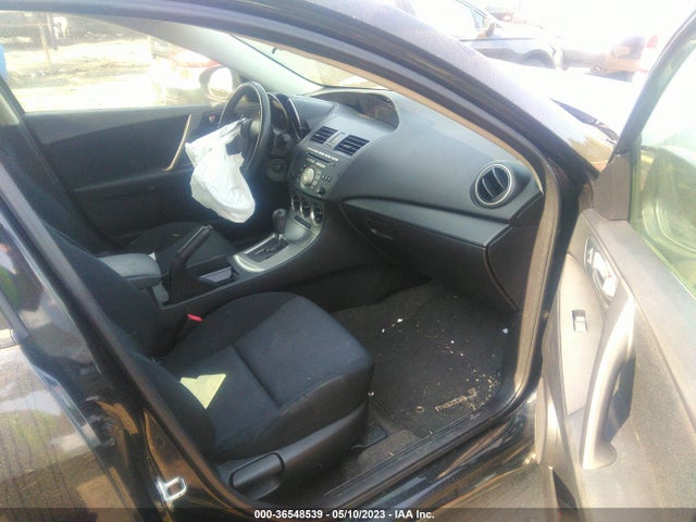 2011 MAZDA MAZDA3 I SPORT VIN: JM1BL1UG4B1380650
