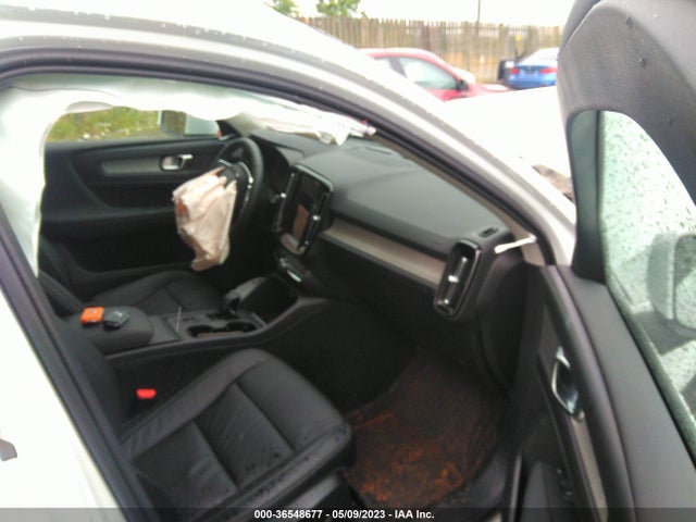 2023 Volvo XC40, VIN: YV4L12UV7P2945695