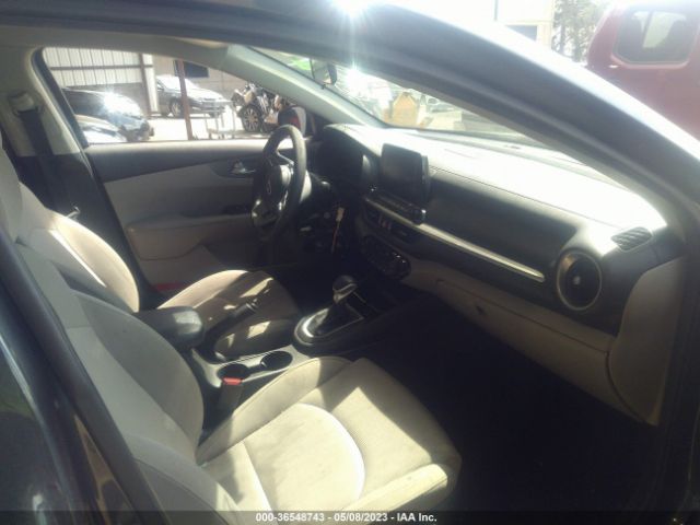 3KPF24ADXKE077675 KIA Forte Lxs