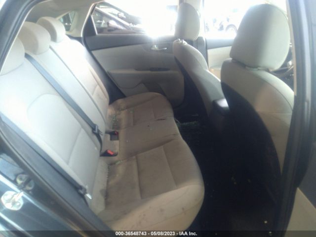 3KPF24ADXKE077675 KIA Forte Lxs